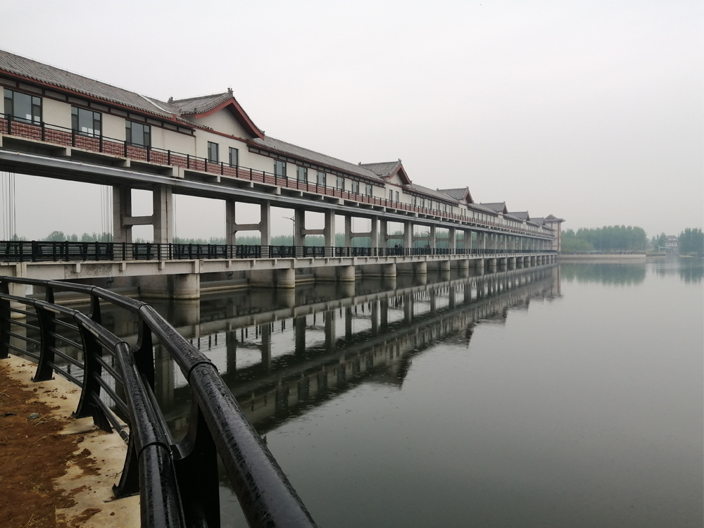 曲阜市泗河紅旗閘，12孔鋼閘門及雙吊點固定式啟閉機